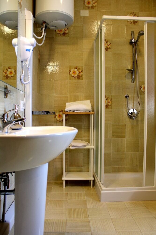 Hotel Gli Artisti Guest Rooms