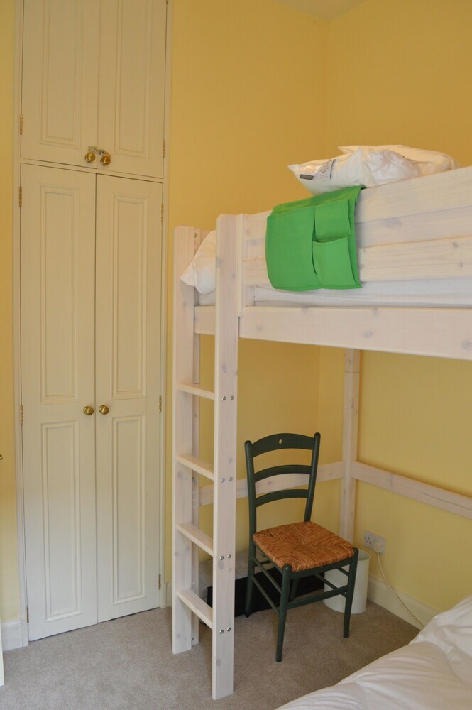 Apartamentos 2 Bedroom Georgian Flat In New Town