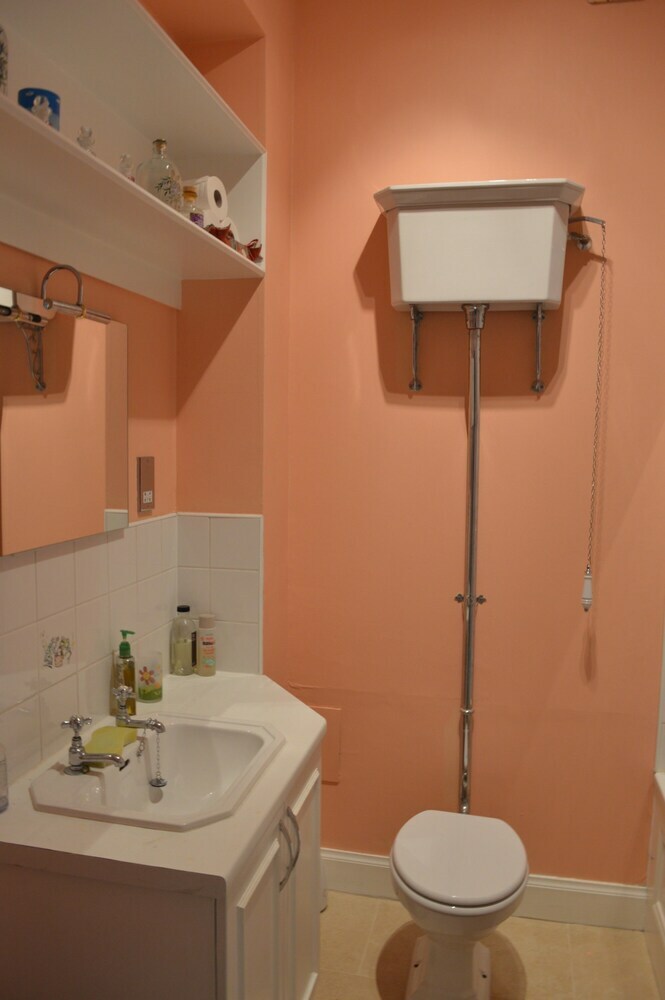 Apartamentos 2 Bedroom Georgian Flat In New Town