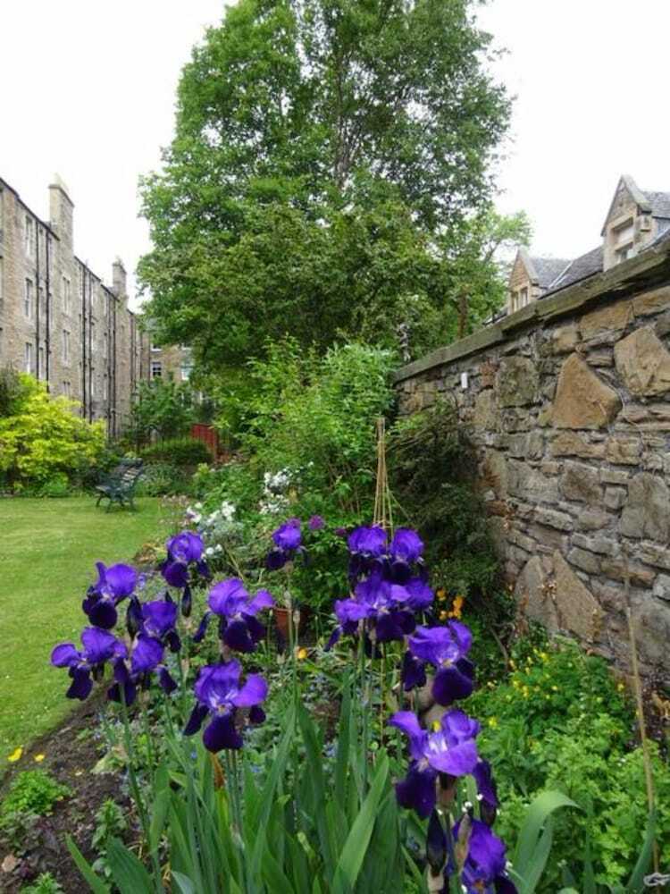 3 Bedroom Stockbridge Apartment