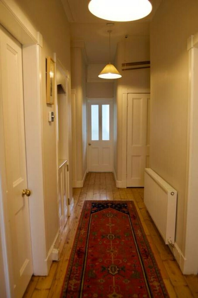3 Bedroom Stockbridge Apartment