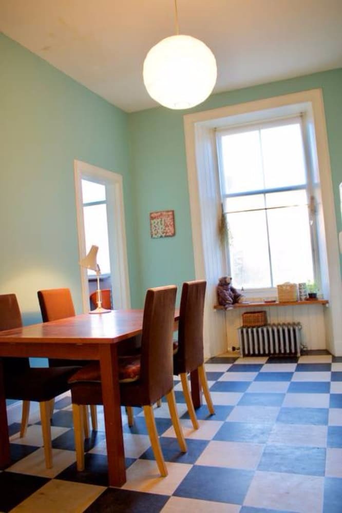 1 Bedroom Apartment In Edinburgh