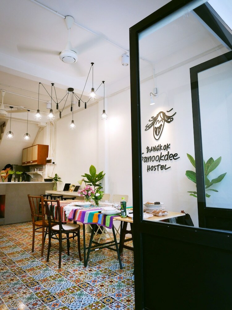 Hostal Bangkok Sanookdee - Adults Only