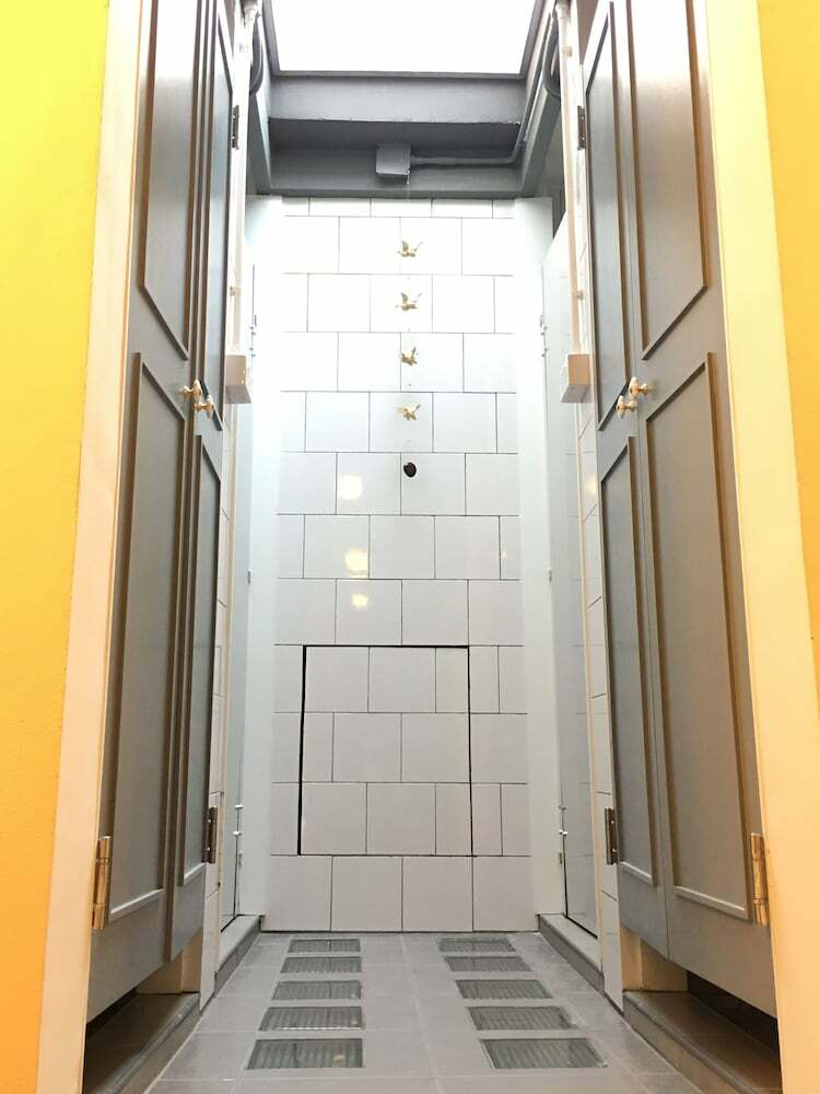 Hostal Bangkok Sanookdee - Adults Only