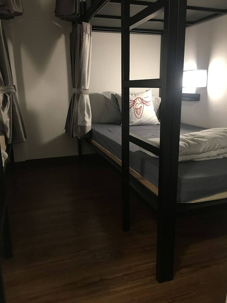 Hostal Bangkok Sanookdee - Adults Only