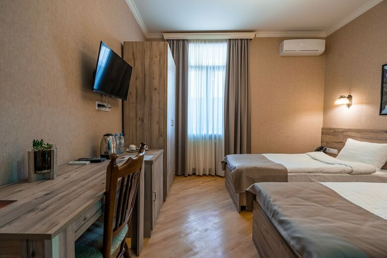 Hotel Imperial House
