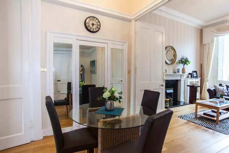 Central 2 Bedroom Apartment