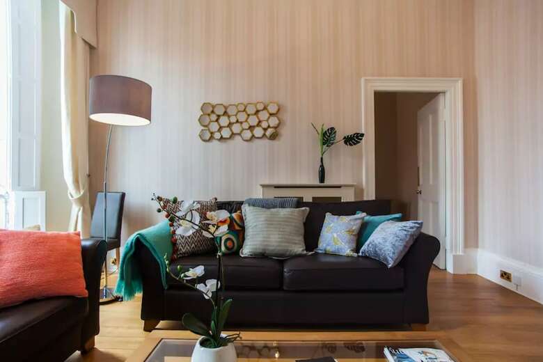 Central 2 Bedroom Apartment