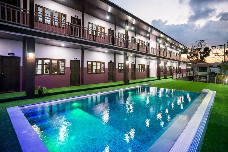 Oyo 927 Samui Platinum Hotel