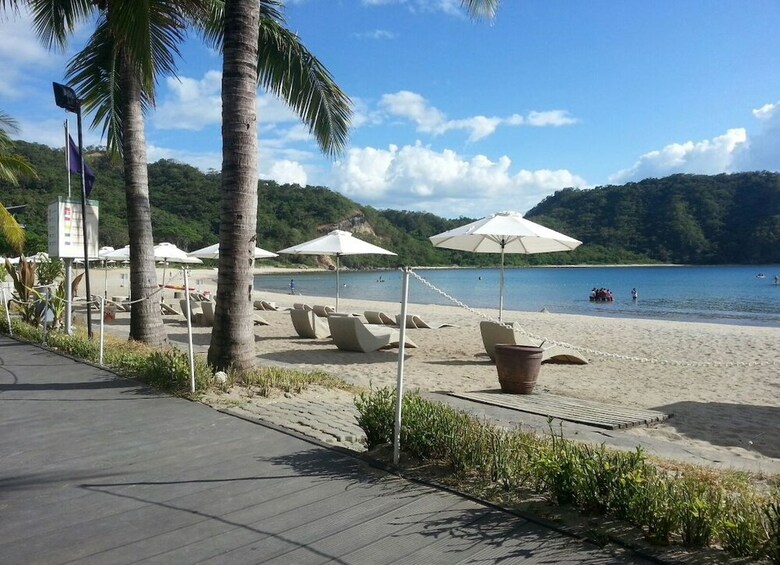 Dr. Calayan's Luxury 2br Condo @pico de Loro