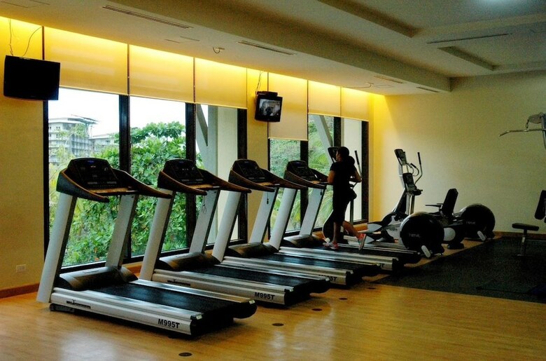 Dr. Calayan's Luxury 2br Condo @pico de Loro