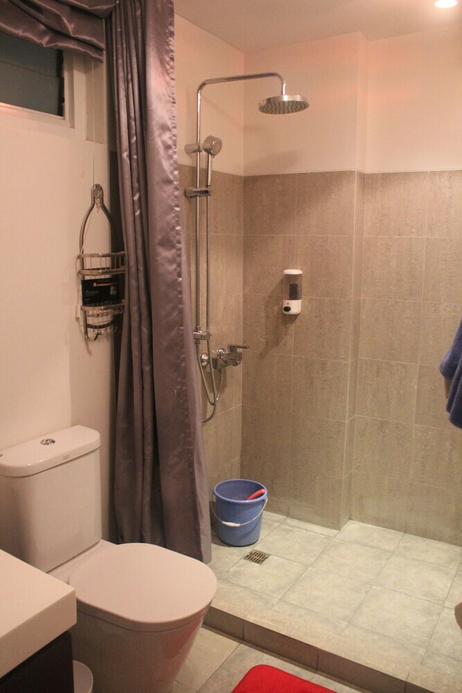 Dr. Calayan's Luxury 2br Condo @pico de Loro