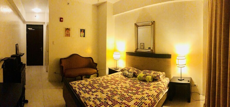 Dr. Calayan's Luxury 2br Condo @pico de Loro