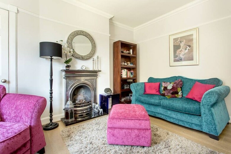 Apartamentos 2 Bedroom Flat With Garden