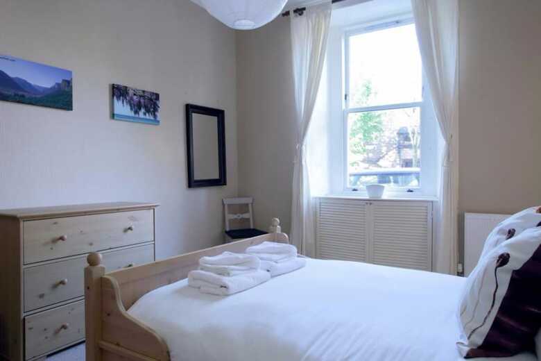 2 Bedroom Apartment With Free Parking