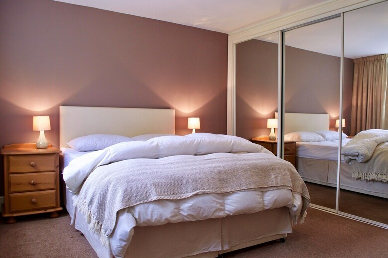 2 Bedroom Abbeyhill Apartment