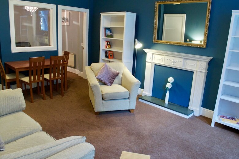 2 Bedroom Abbeyhill Apartment