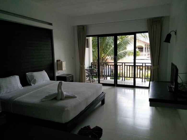 Holiday Park Hotel
