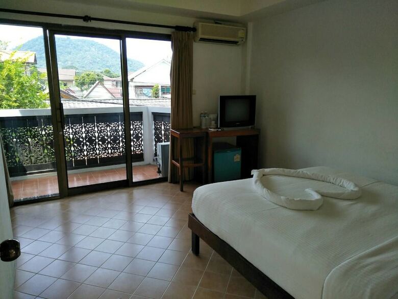 Holiday Park Hotel