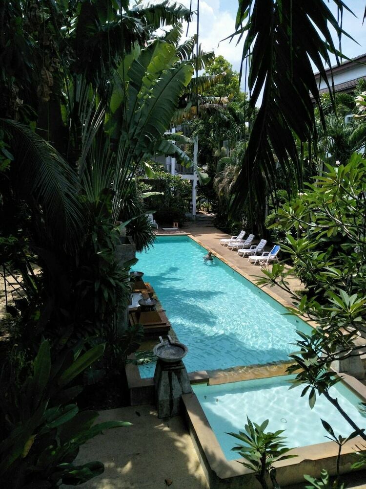 Holiday Park Hotel