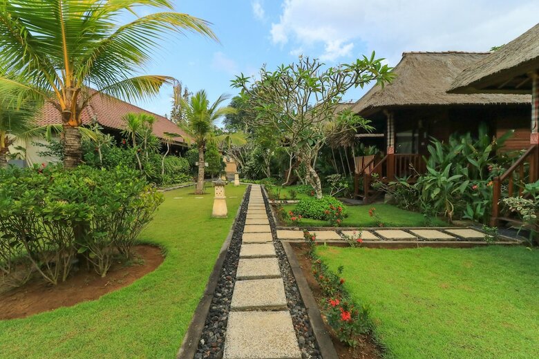 Bed & Breakfast Koji Garden Huts