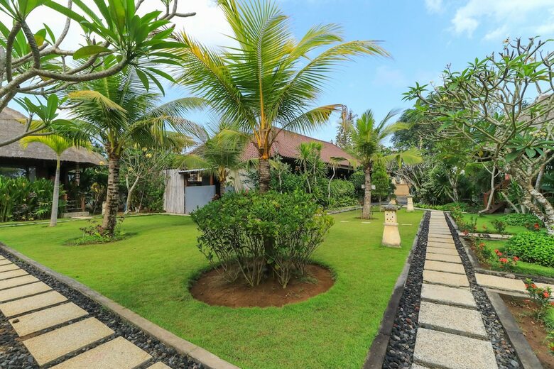 Bed & Breakfast Koji Garden Huts