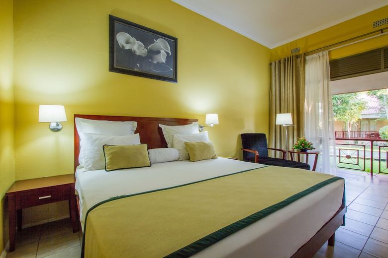 Cityblue Courtyard Hotel & Suites