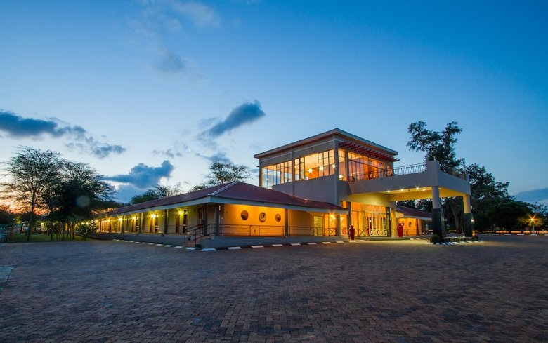 Cityblue Courtyard Hotel & Suites