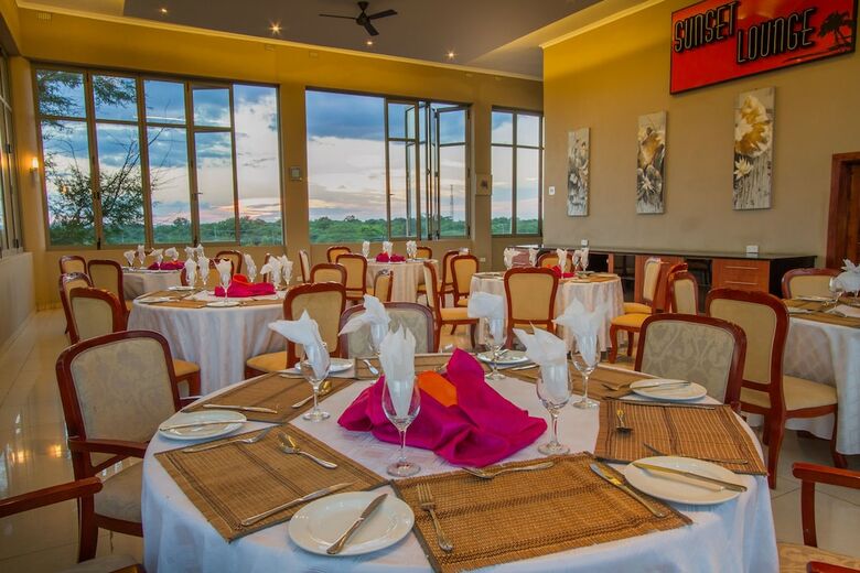 Cityblue Courtyard Hotel & Suites