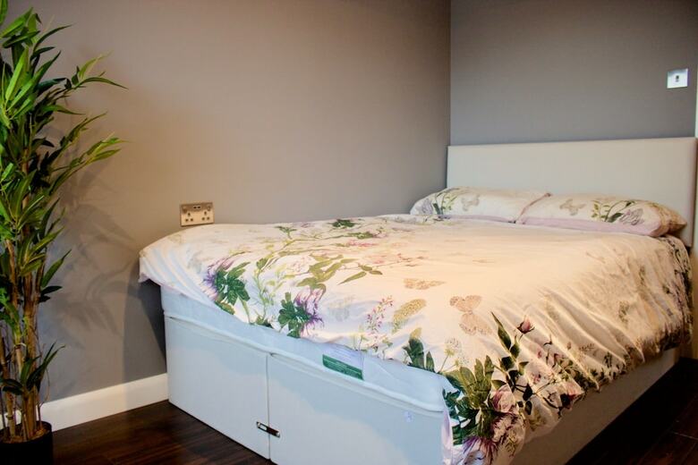 2 Bedroom Apartment In Granton Area