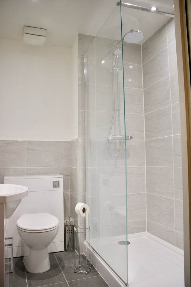 2 Bedroom Apartment In Granton Area