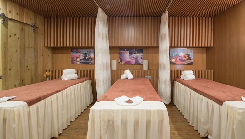 Haian Beach Hotel & Spa