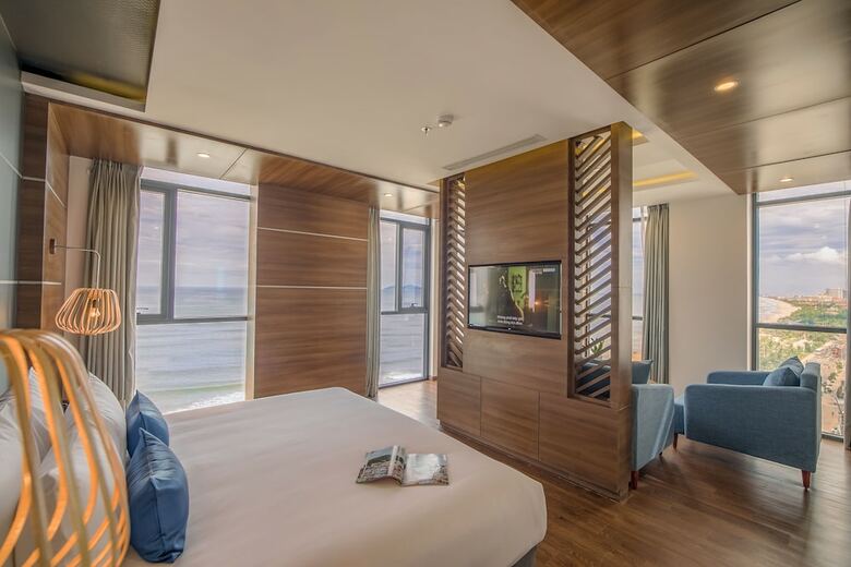 Haian Beach Hotel & Spa