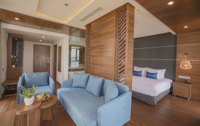 Haian Beach Hotel & Spa