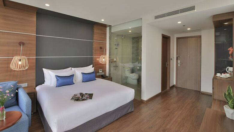 Haian Beach Hotel & Spa