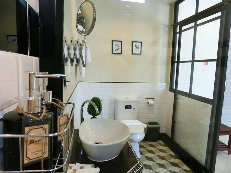 Bloom Boutique Hotel And Cafe