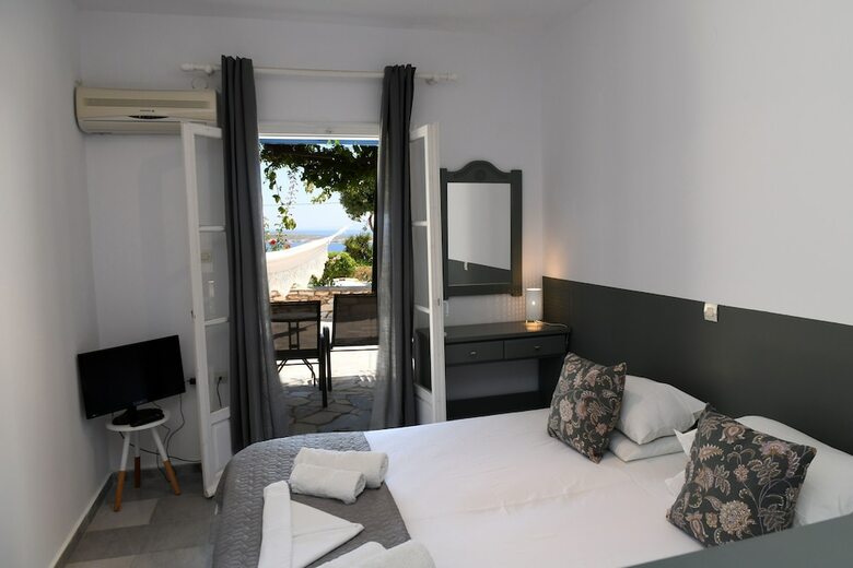 Dryades Family Hotel