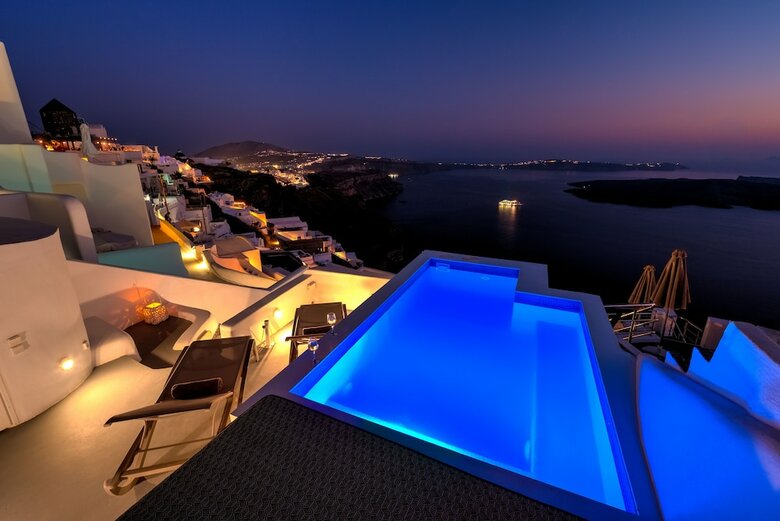 Antrum Cave Villa