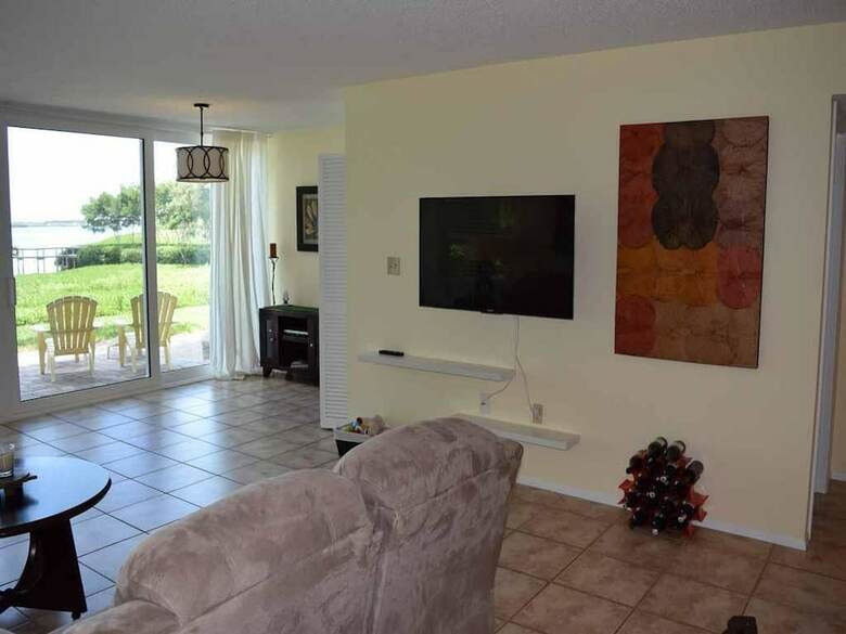 Westbay Cove South 745