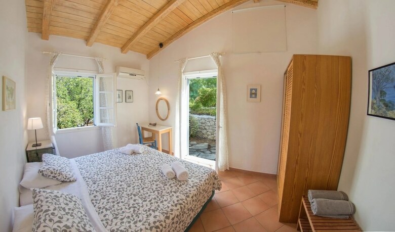 Agios Nikitas Villas