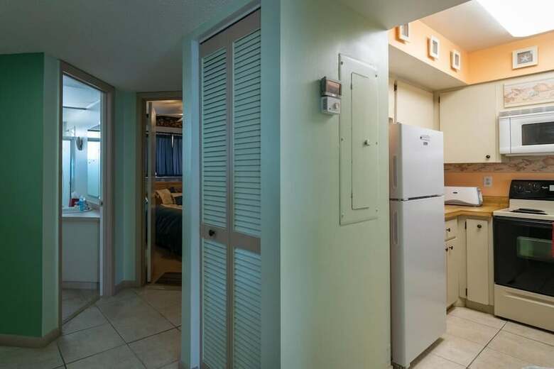 Bridgeport Condo 211