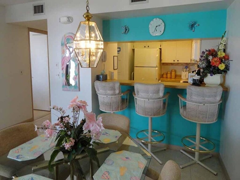 Bridgeport Condo 211
