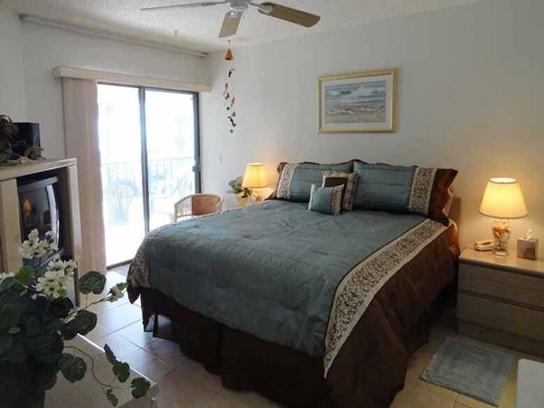 Bridgeport Condo 211