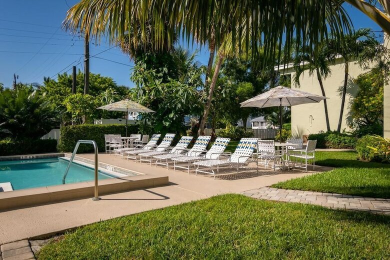 Palm Cay 3