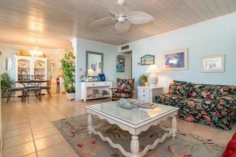 Palm Cay 4