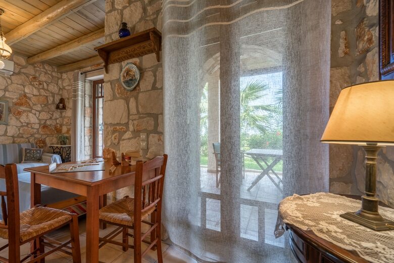 Hotel Myrties Stone Houses