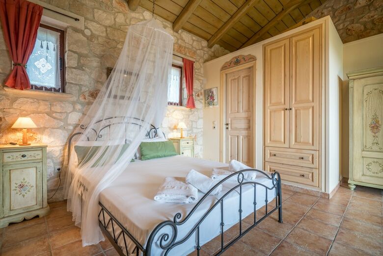 Hotel Myrties Stone Houses
