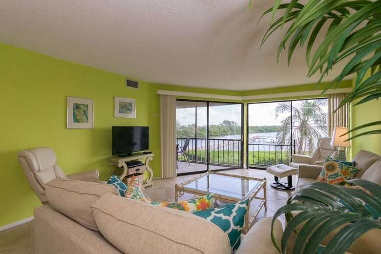 Sunbow Bay 308
