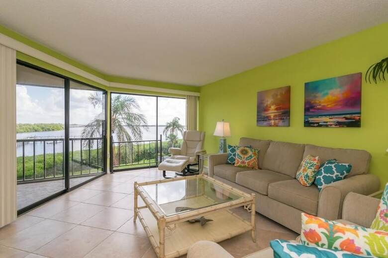 Sunbow Bay 308