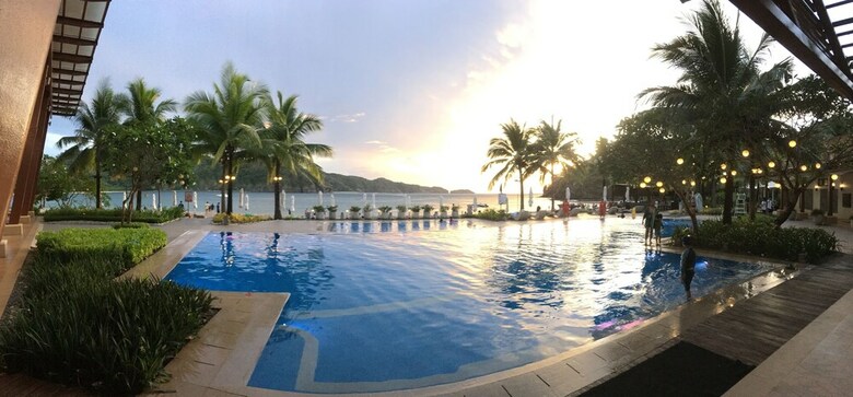 Beach Condos Pico de Loro Hamilo Coast